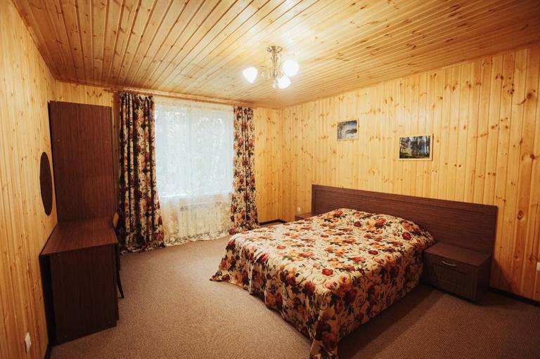 Yunost Park Hotel