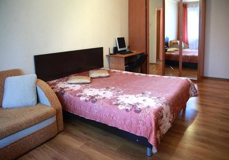 Apartment on Avitsionnaya 32