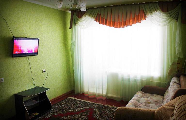 Apartment on Vali-Maksimova 21