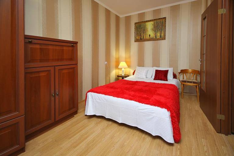 Room-Club Apartments on Nikolaya Chumicheva Street
