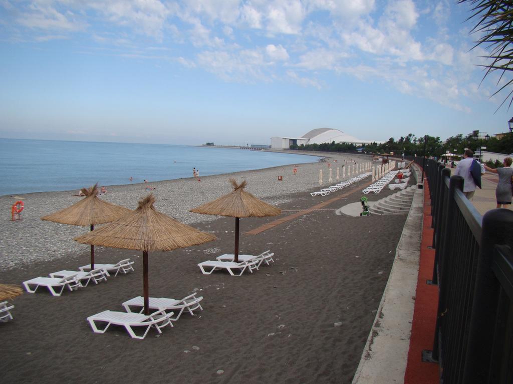 гостевой дом бухта 5 нижнеимеретинская бухта. бухта 5 адлер гостевой. бухта 5 адлер гостевой дом. бухта пяти охотников приморье. мыс таранный большой камень.