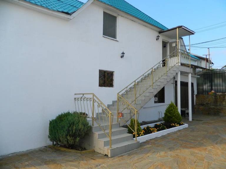 Guest House on Pravoslavnaya 20 B