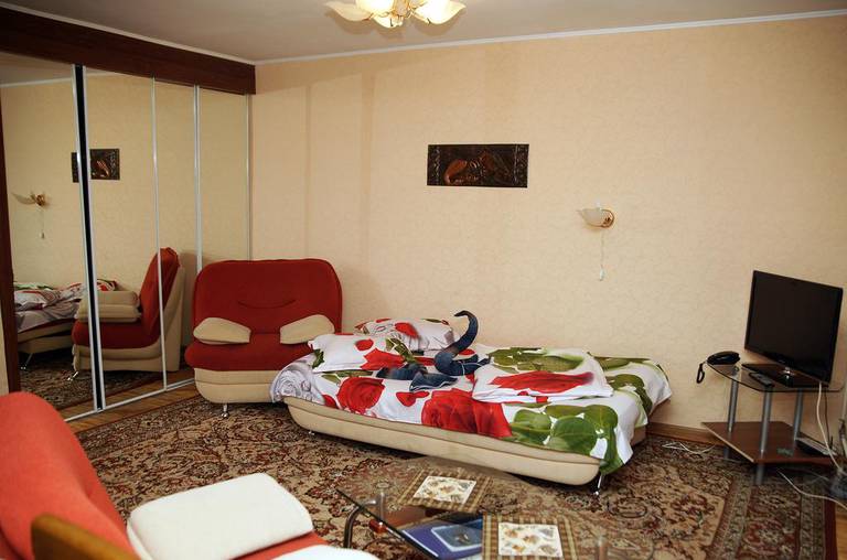Apartment Neftyanikov