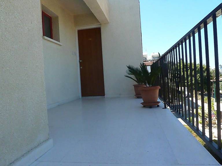 Valentinos Court