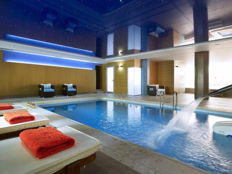 Macaris Suites & Spa