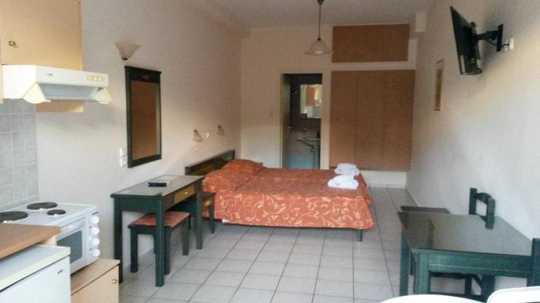 Zannis Hotel Apartments