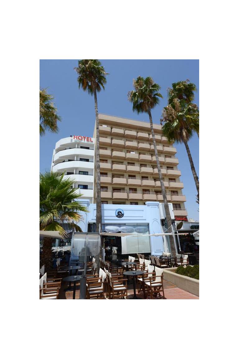 Les Palmiers Luxury Suites