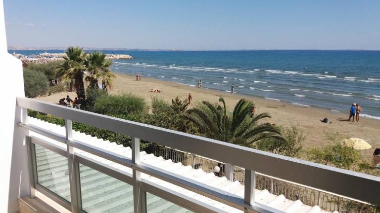 Sandy Beach Apartment 15