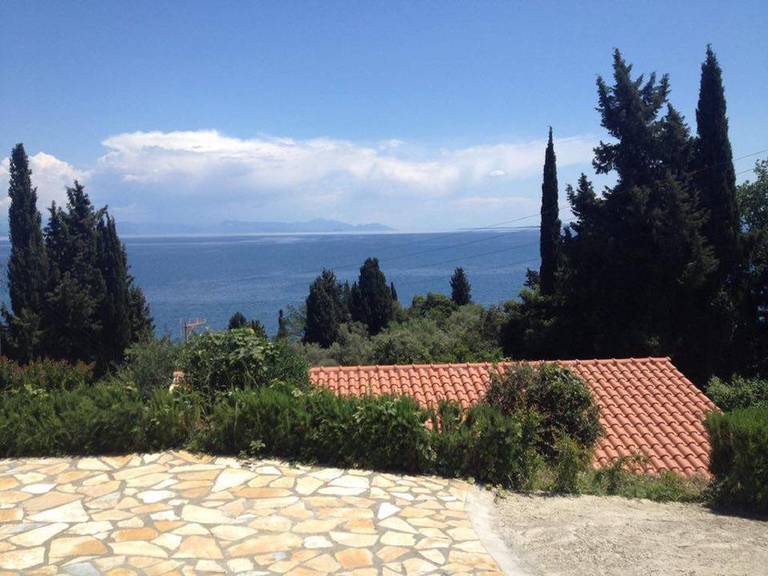 Takis & Eirini Family Apartments