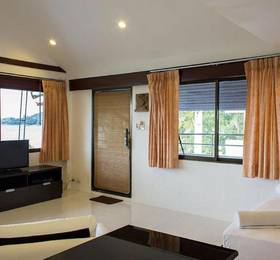 Baan Natacha Beachfront Guesthouse в Камале