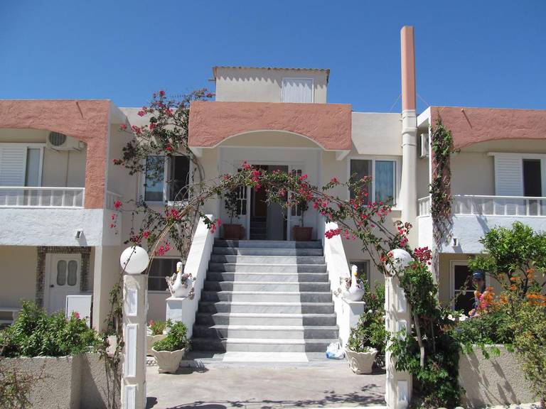 Agios Stefanos Studios & Apartments