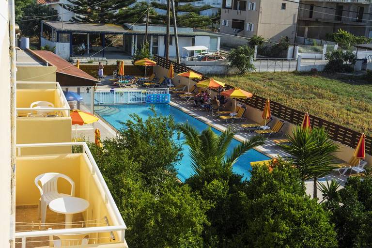 Apartments Yiannis The Beekeeper