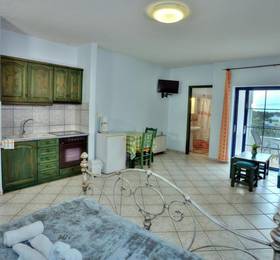 Hotel Zeus в Каристосе