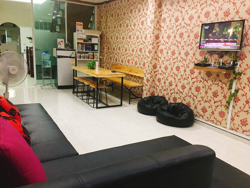 Miss Zhao Hostel 1*