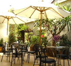 The Bang Khun Phrom Suites в Бангкоке