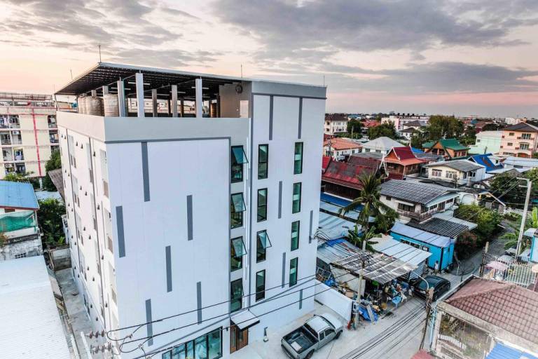 Thip Mansion Don Mueang Airport
