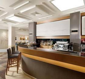 Holiday Inn Athens Attica Av, Airport W. в Афинах