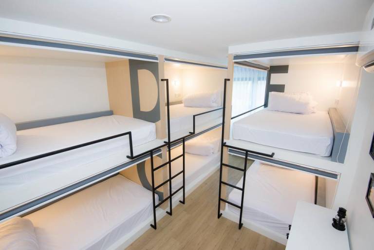 MonkeyNap Hostel