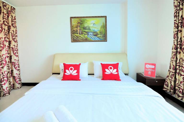 ZEN Rooms Inthamara Soi 34
