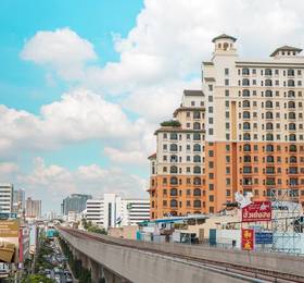 Baan Montida Serviced Apartment в Бангкоке