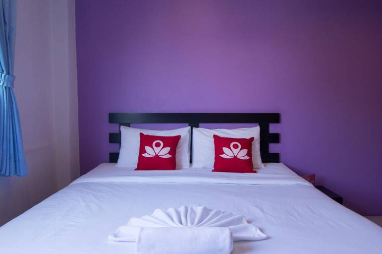 ZEN Rooms Mahachai Khao San