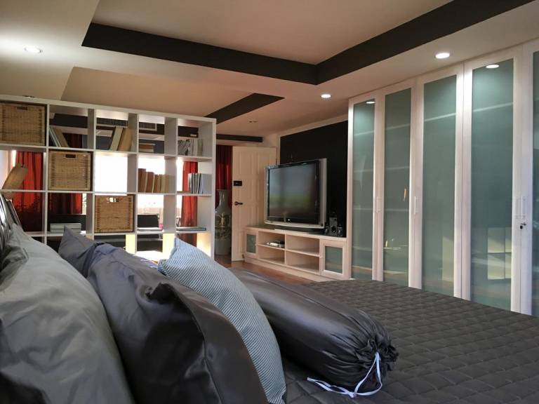 Pikul Place - Very spacious 70sq m room in the heart of Bangkok