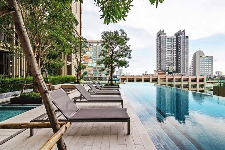 THE NYE TAKSIN By Favstay