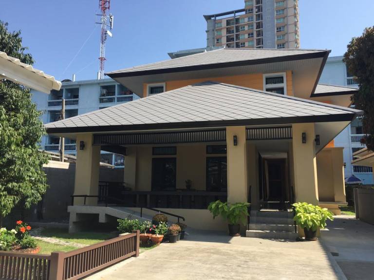 Sukhumvit 50 Garden Home