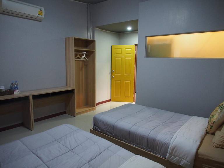 Sriyanar Place