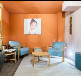 Lotus Inn в Афинах