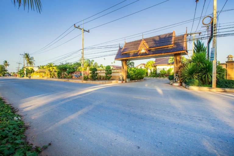 Baan Suan Rim Nam Resort