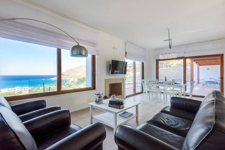 Luxury Villa Efippos with Pool