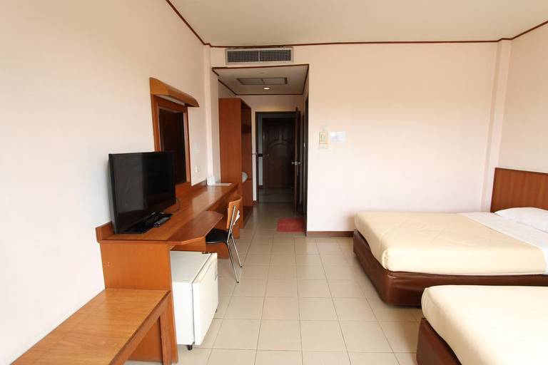 Rattana Park Hotel