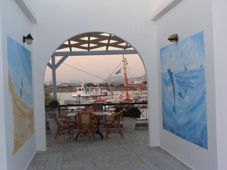 Akrogiali Studios & Rooms
