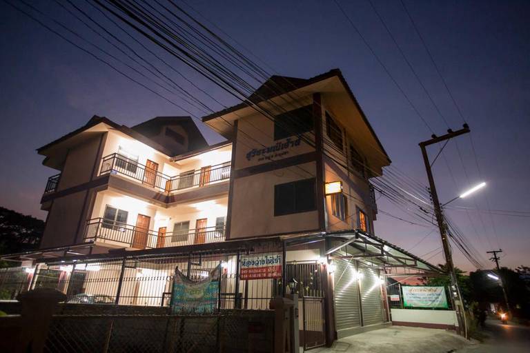 Suriyamanee House