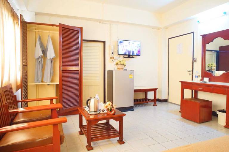 Khelang Nakorn Hotel