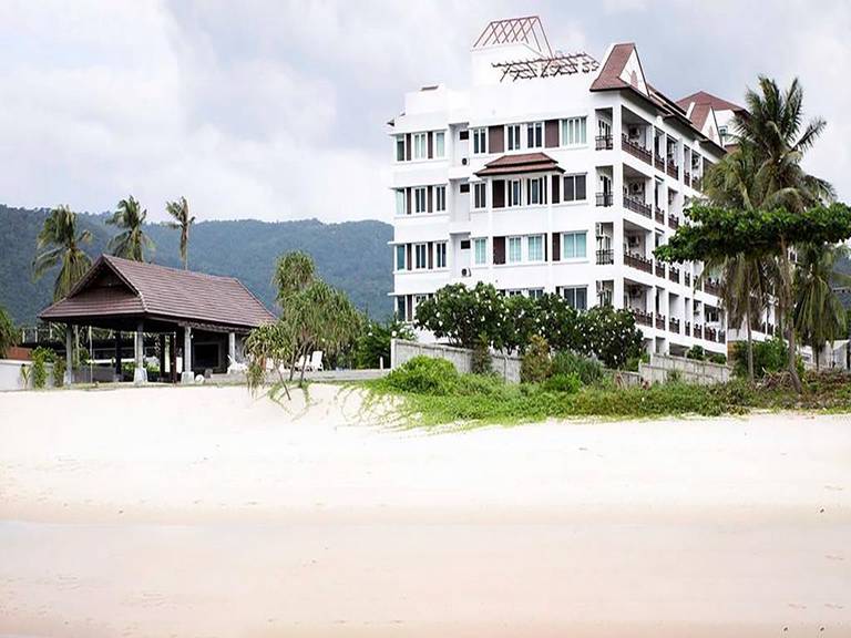 Khanom Beach Residence by Pharuehat