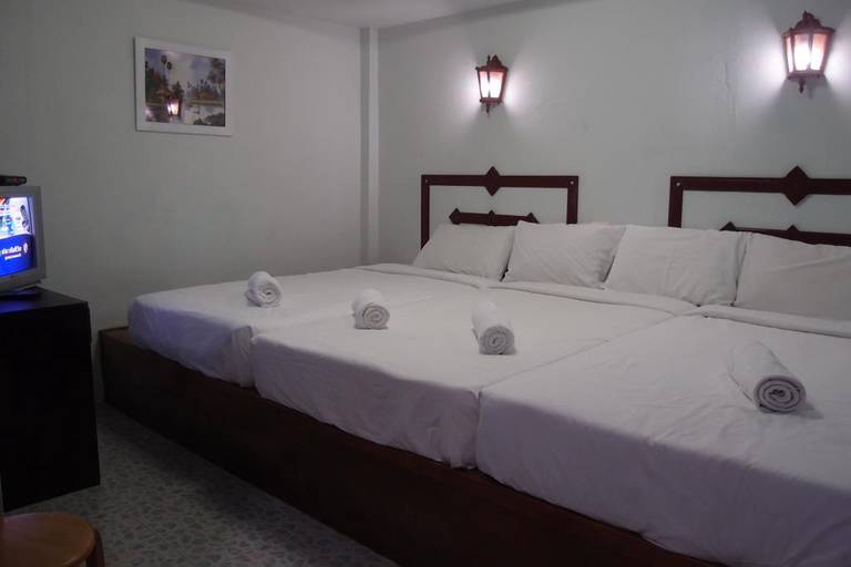 Khaolak Traveller Lodge