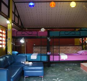 Dorm Des Fleurs Hostel в Као Лак