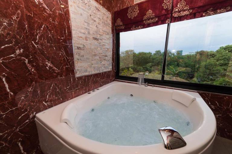 Thongtara House Boutique Hotel