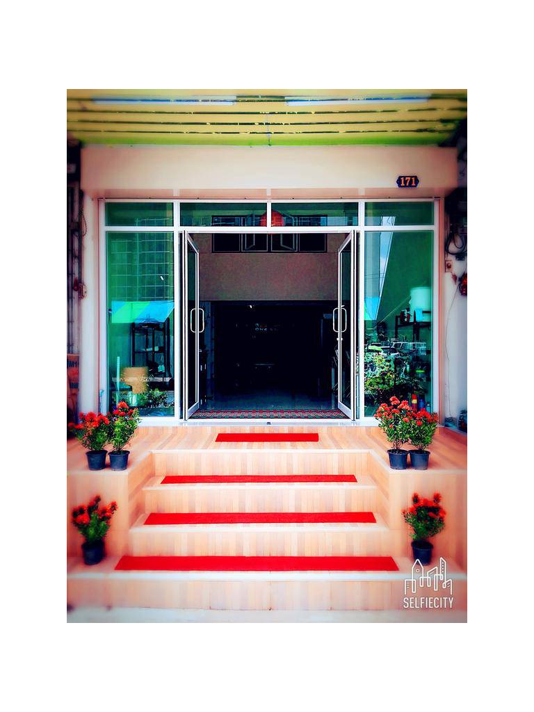Small Elephant Hostel