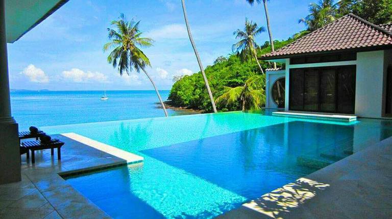 Beach Front Luxury Hai Leng Villa
