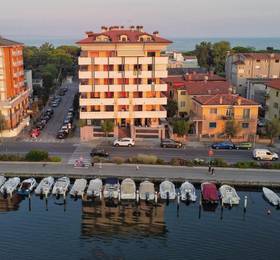 Отдых в Aparthotel Capitol - Италия, Градо