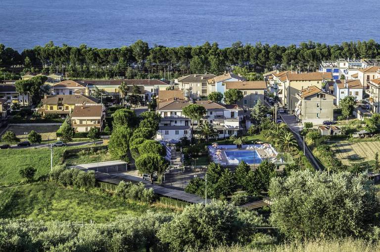 Pineto Resort