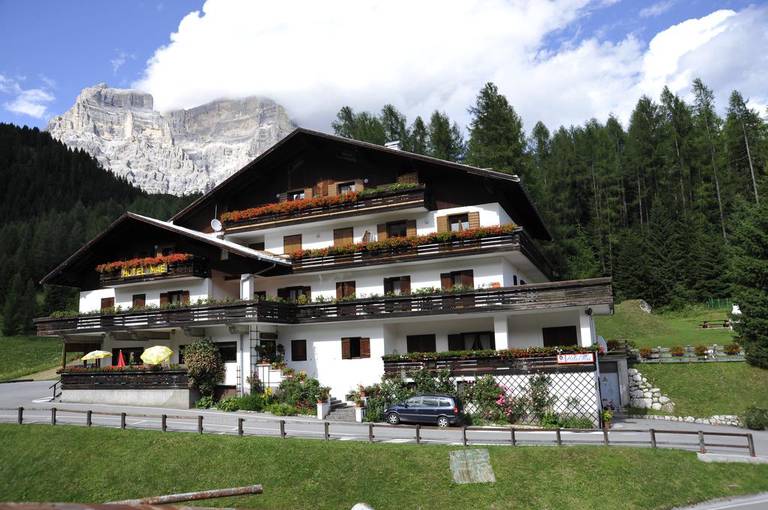Hotel Mae