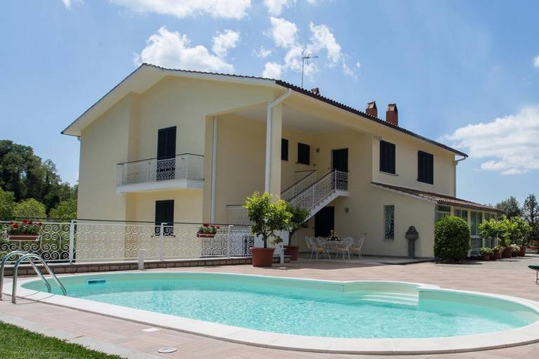 Casa Vacanze La Mattonara