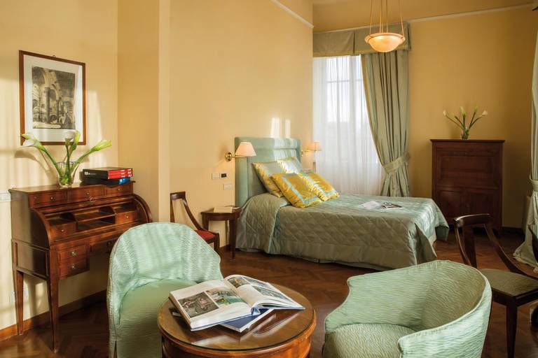 Hotel Plaza E De Russie