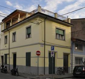 Apartment Ellys Terrace в Виареджо