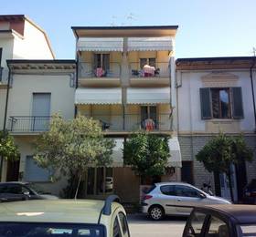 Hotel Delhy в Виареджо