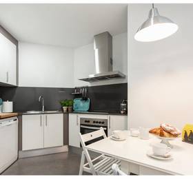White Apartment в Ситжесе